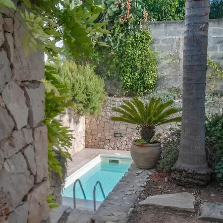 Apartment 3 With Pool And Sea View *