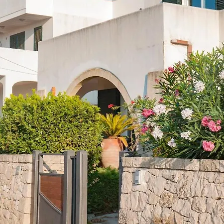 3 With Pool And Sea View * Santa Maria al Bagno